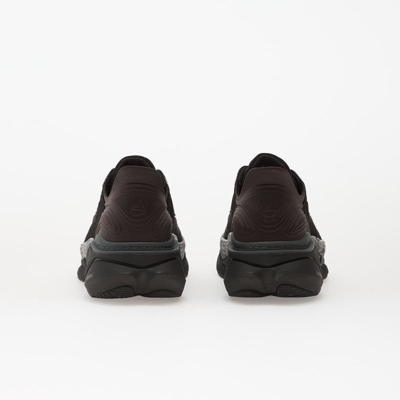 Clarks Pace Black