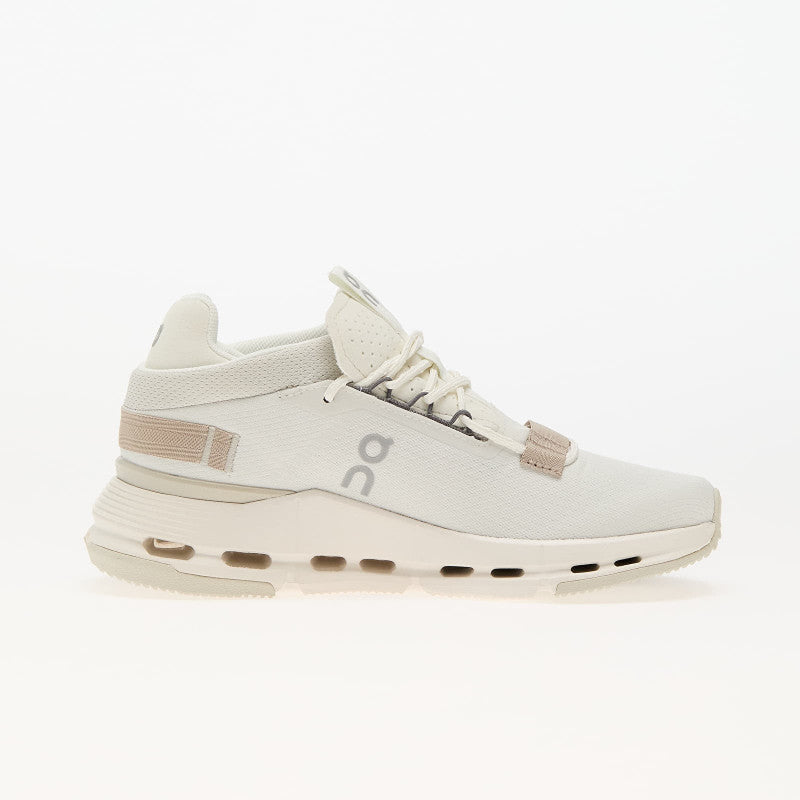 On Wmns Cloudnova 2 Ice/ Sand