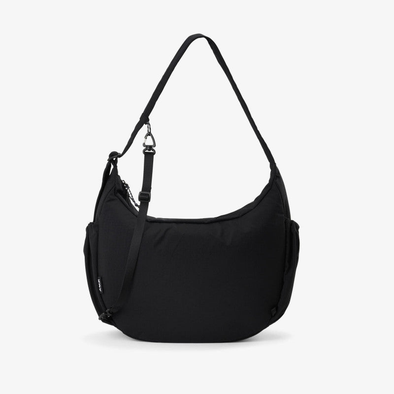 AEVOR Slouchy Bag Black 23