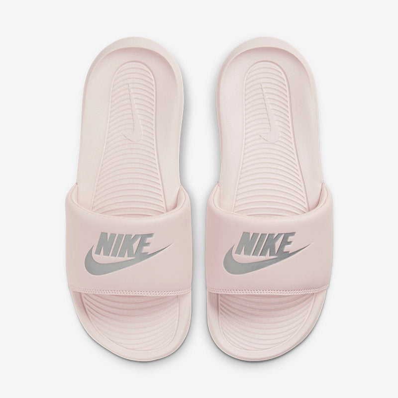 Nike Wmns Victori One