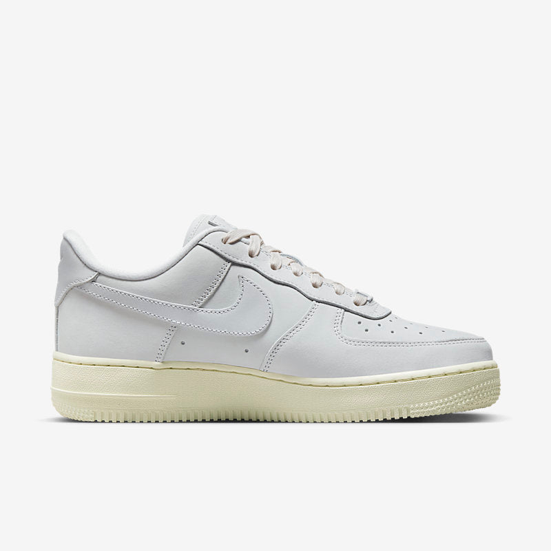 Nike Wmns Air Force 1 Premium
