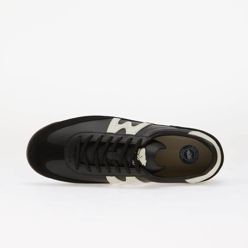 Karhu Mestari 76 Jet Black/ Blanc De Blanc