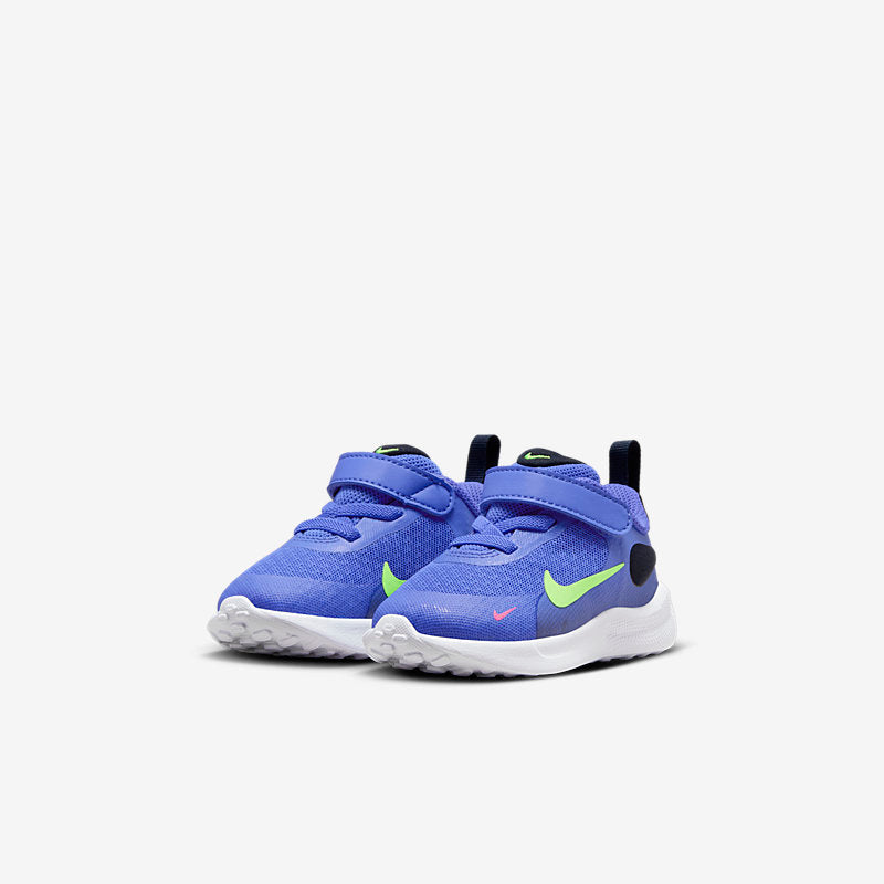Nike Revolution 7