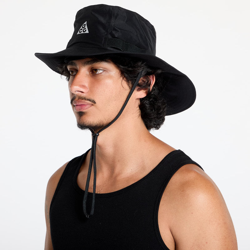 Nike Apex Storm-FIT Bucket Hat Black/ Reflective Silver