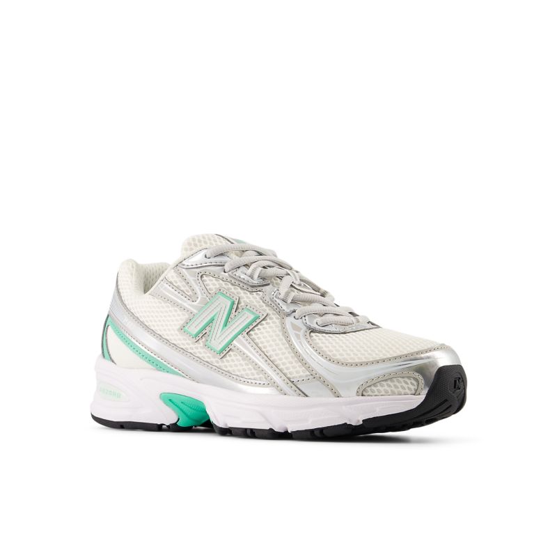 New Balance 740
