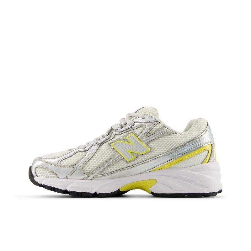 New Balance 740