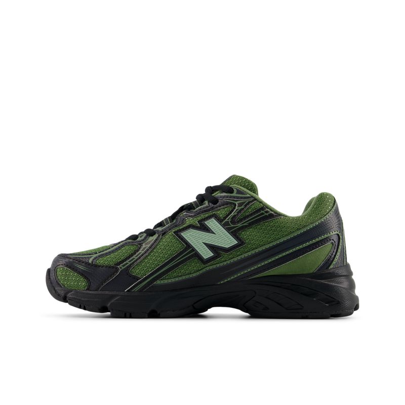 New Balance 740