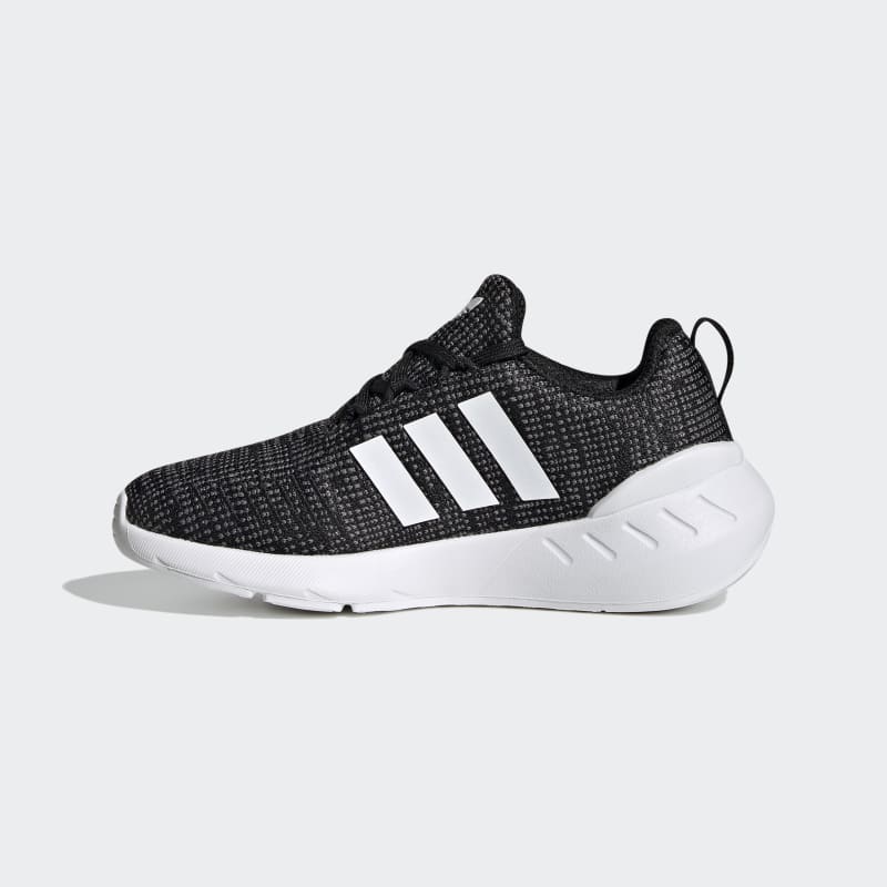 adidas Swift Run 22