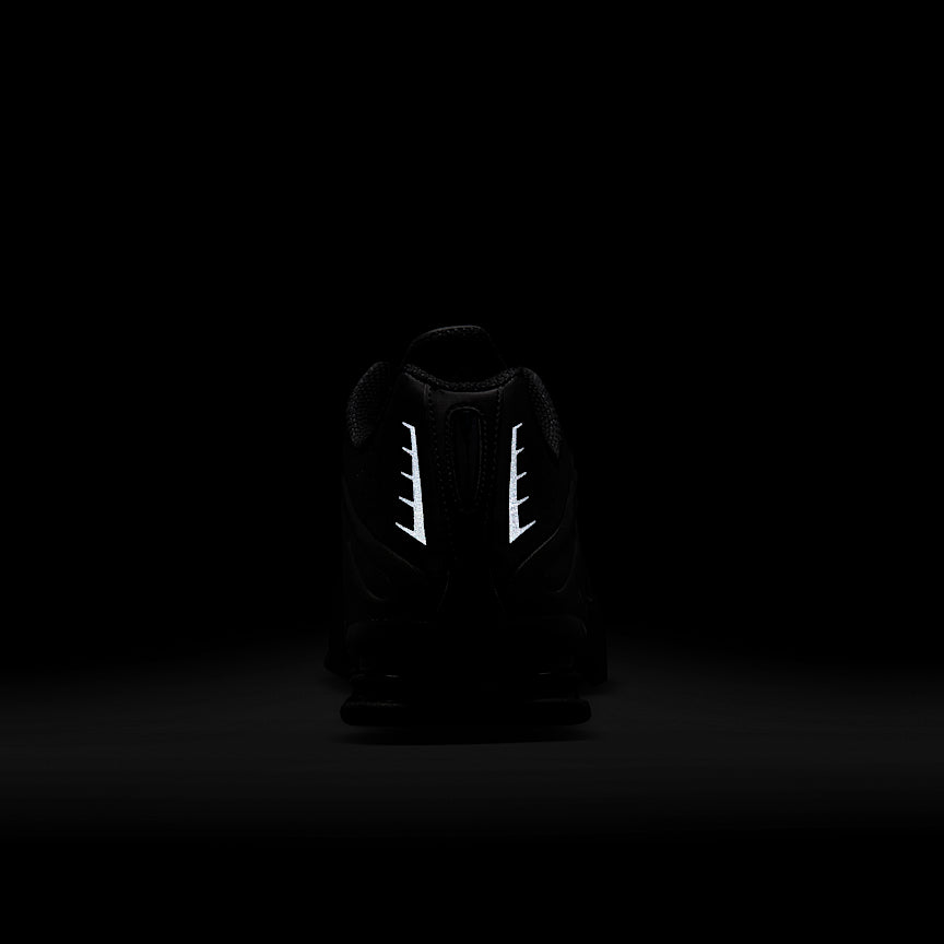 Nike Shox R4
