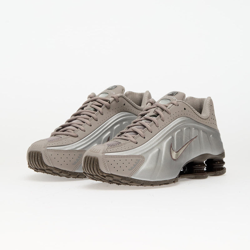 Nike Shox R4 Cave Stone/ Cave Stone-College Grey-Baroque Brown-Mtlc Silver-College Grey