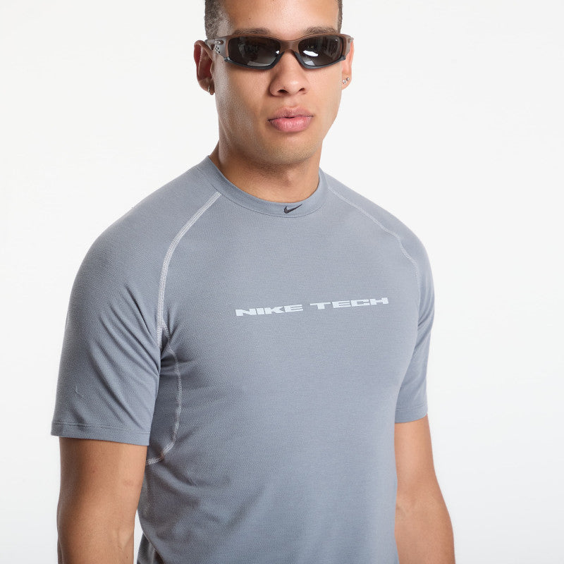 Nike Tech Men's Dri-FIT Short-Sleeve Top Cool Grey/ Wolf Grey/ Black