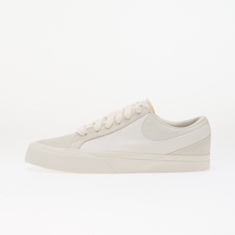 Nike Blazy White/ Summit White-Sail