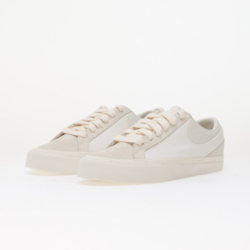 Nike Blazy White/ Summit White-Sail