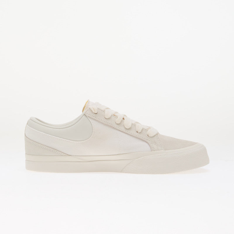 Nike Blazy White/ Summit White-Sail