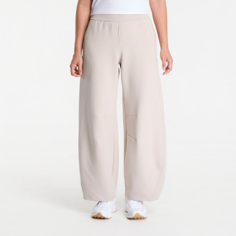 Nike 24.7 ImpossiblySoft Women's High-Waisted Wide-Leg Pants Cream II/ Sail/ College Grey