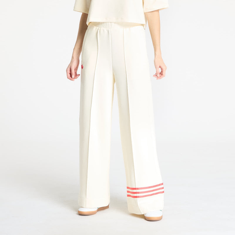 adidas Adicolor Neuclassics Trackpant Cream White/ Real Coral
