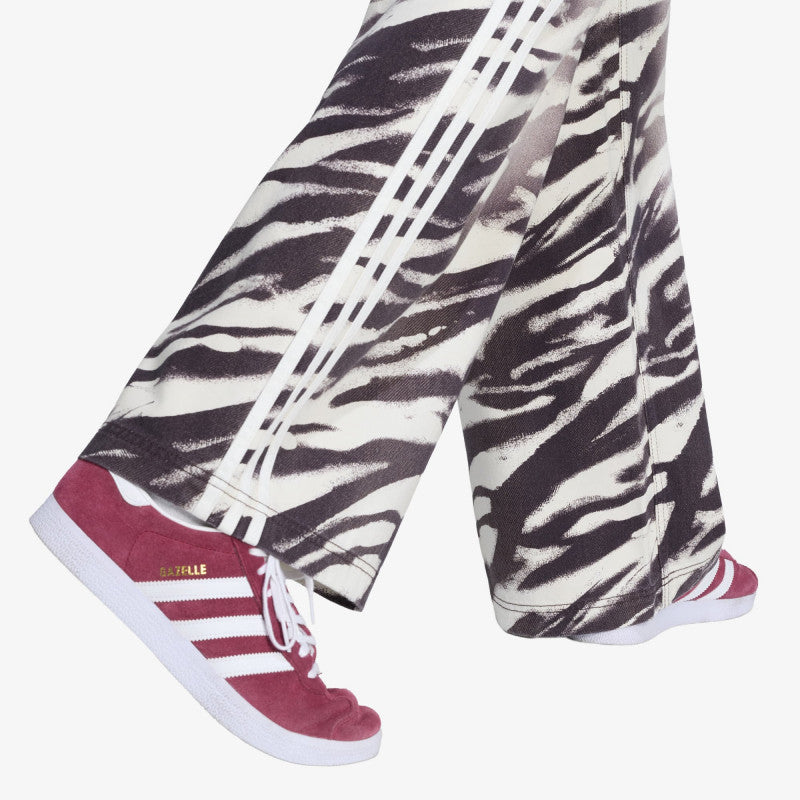 Jeansy adidas Adilenium Season 6 Zebra Print Wide Leg Denim Pants Aurora Coffee