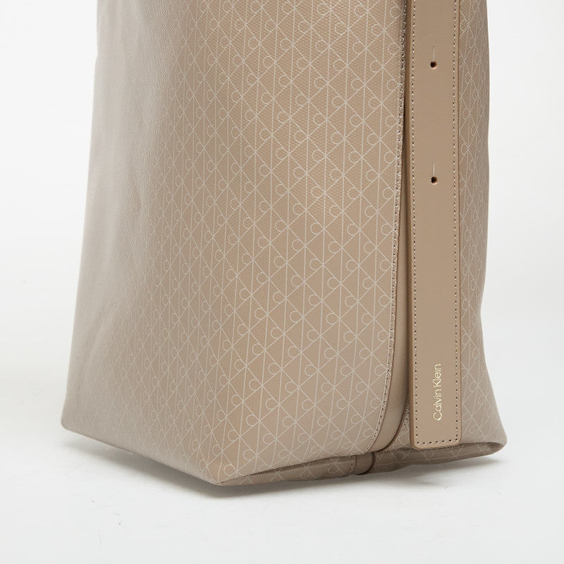 Calvin Klein Emblem Aop Medium Bucket Bag Desert Taupe