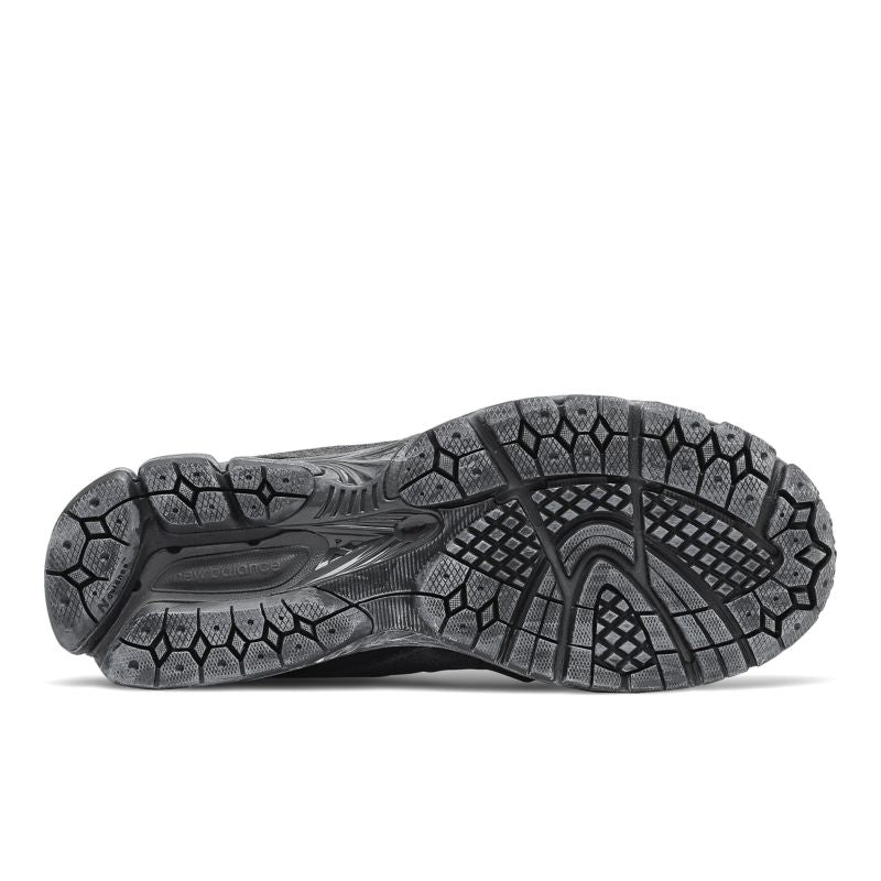 New Balance Protection Pack 2002R