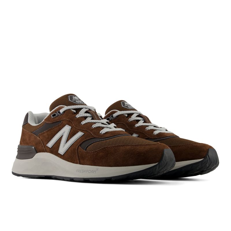 New Balance 880