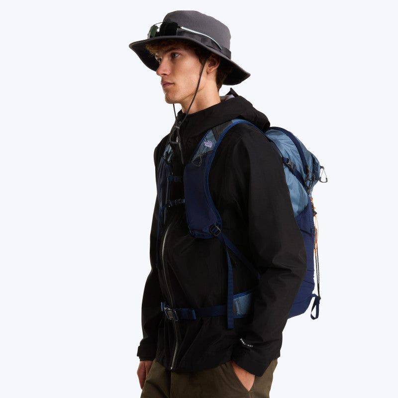 The North Face Trail Lite Speed 30 Backpack Granite Grey/Summit Navy