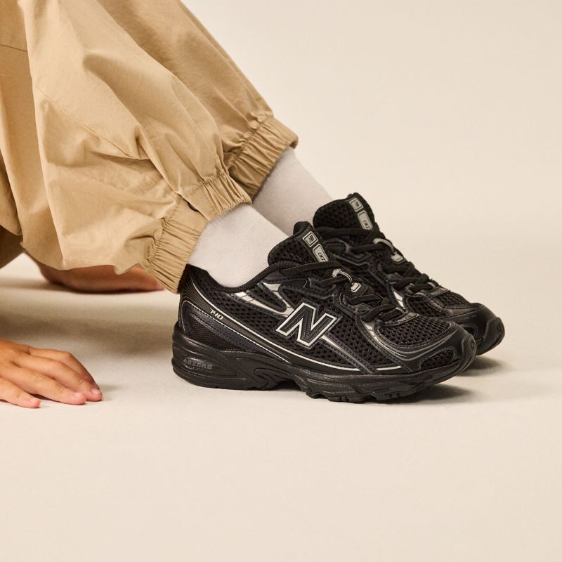New Balance 740 GS