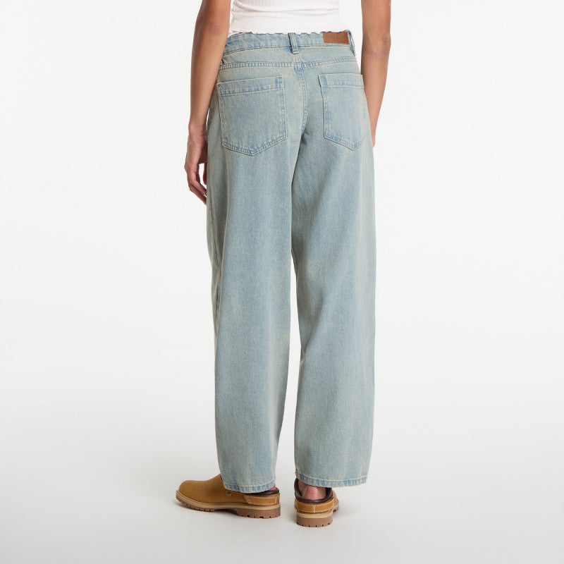 Jeansy Urban Classics Ladies Mid Waist 90´s Jeans New Light Blue Dirty Washed