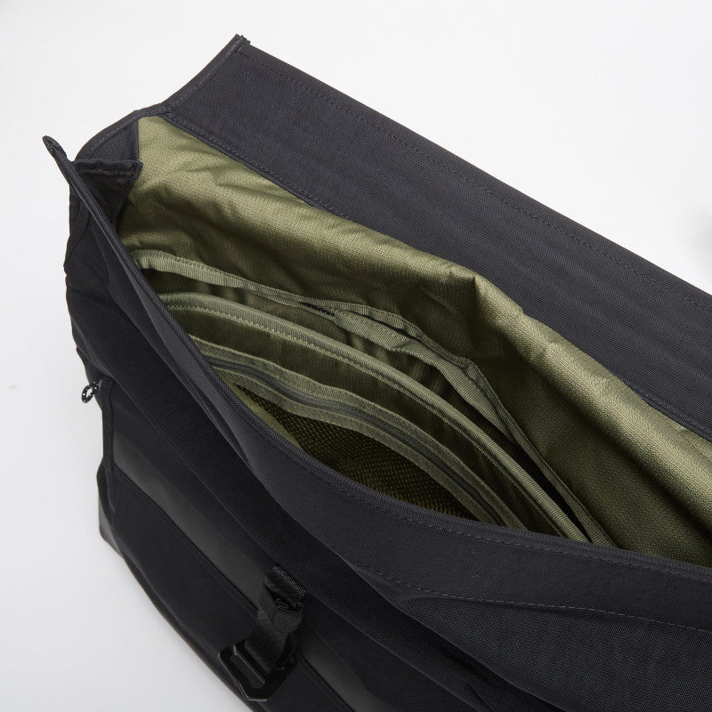 Thule Paramount Crossbody 14L Black