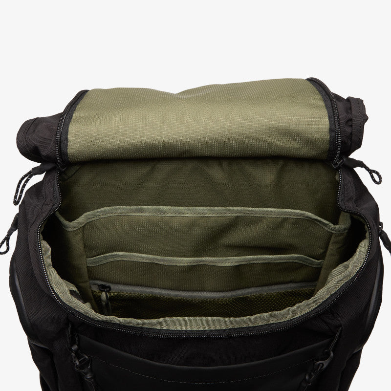 Thule Paramount Commuter Backpack 28L Black 28