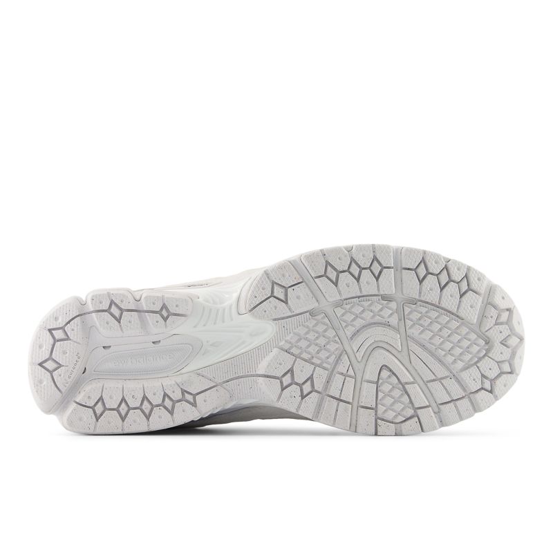 New Balance Protection Pack 200 GS
