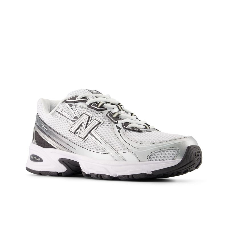 New Balance 740